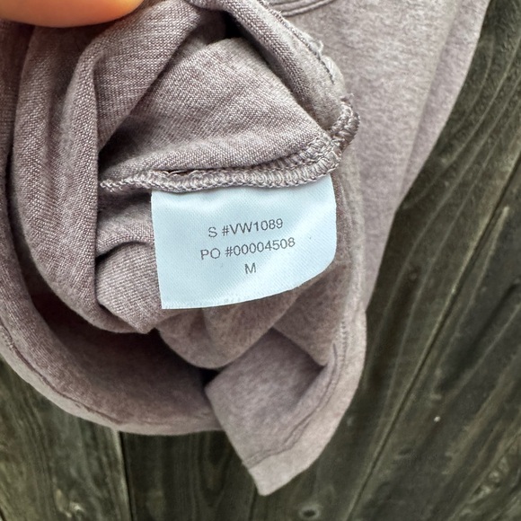 Vuori Women’s Halo Dreamknit Tank Top Heathered Purple Scoop Neck Size Medium - Picture 5 of 5